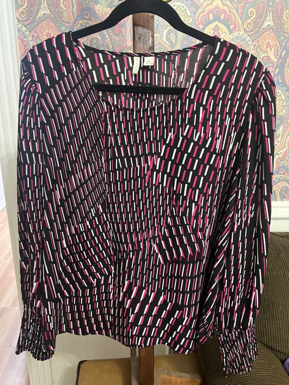 Black Pink and White Geometric-Print Long Sleeve Blouse